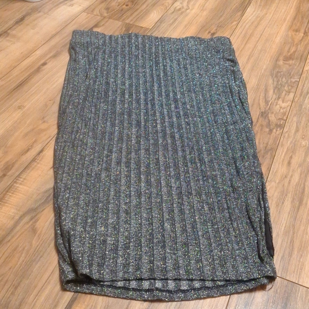Dark grey sliver black long skirt with slit on the side